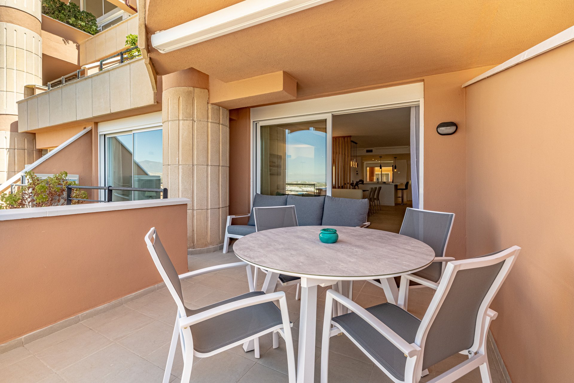 Stylish two bedroom apartment with a terrace in Magna Marbella, Marbella