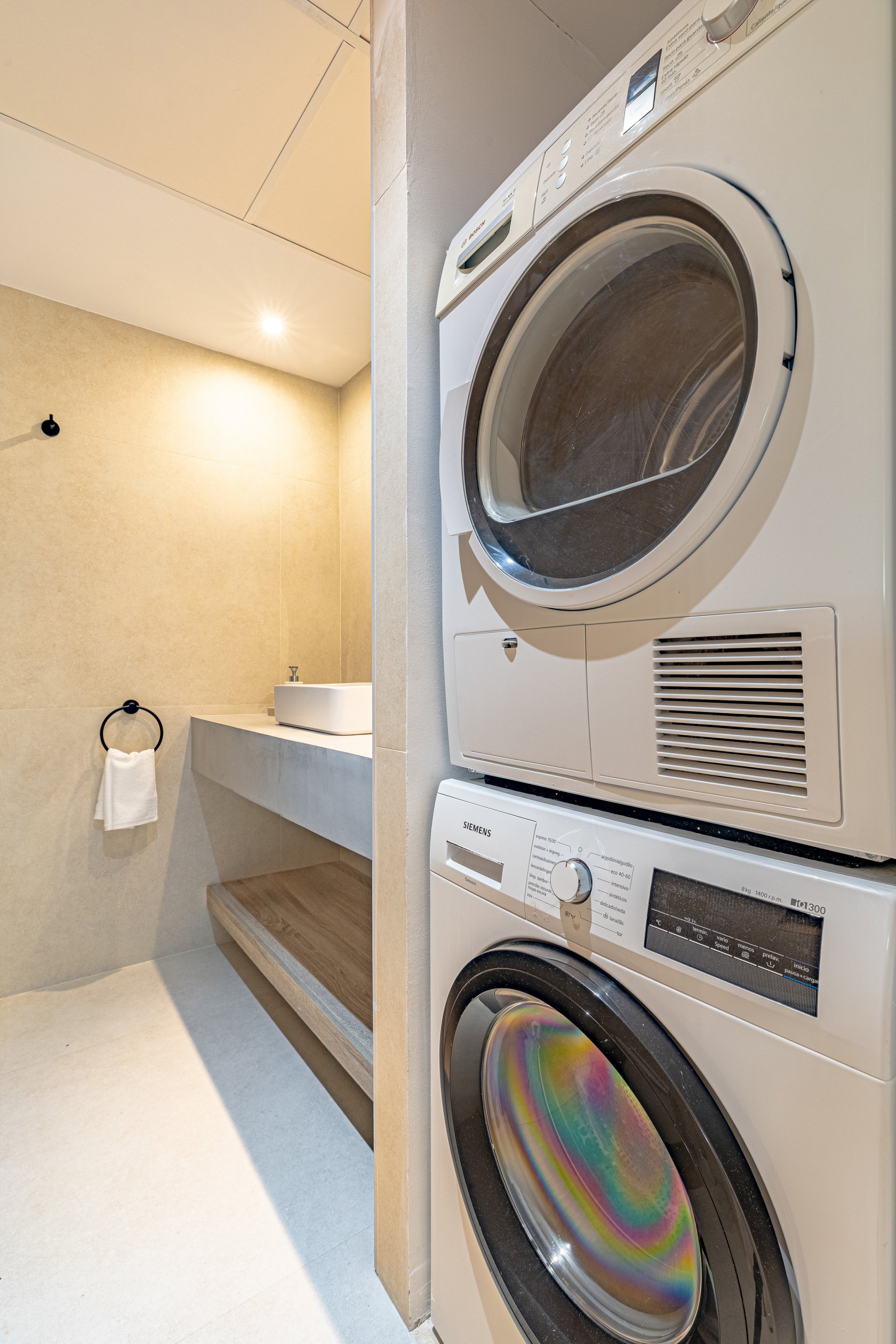 Stylish two bedroom apartment with a terrace in Magna Marbella, Marbella