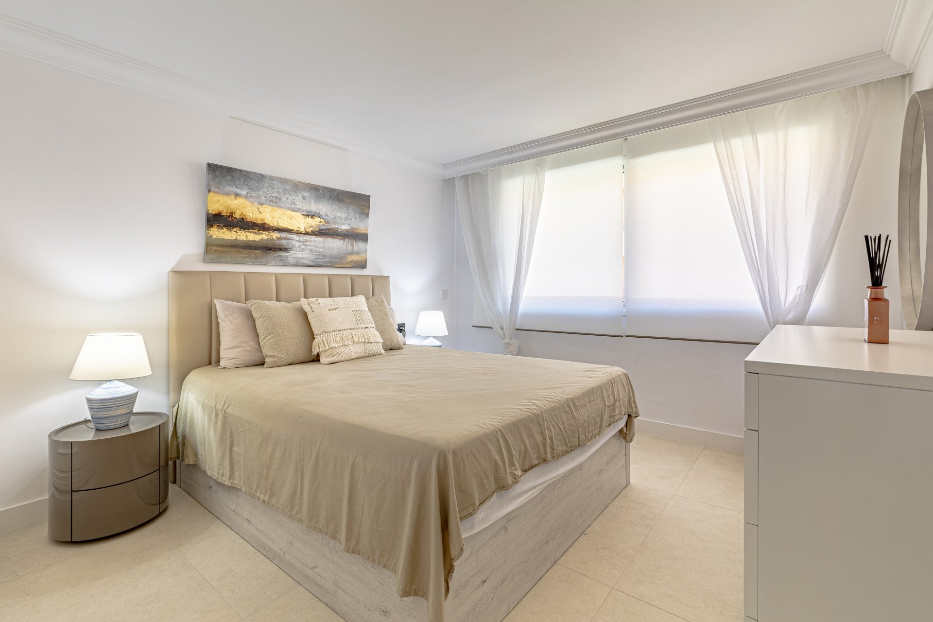 Stylish two bedroom apartment with a terrace in Magna Marbella, Marbella