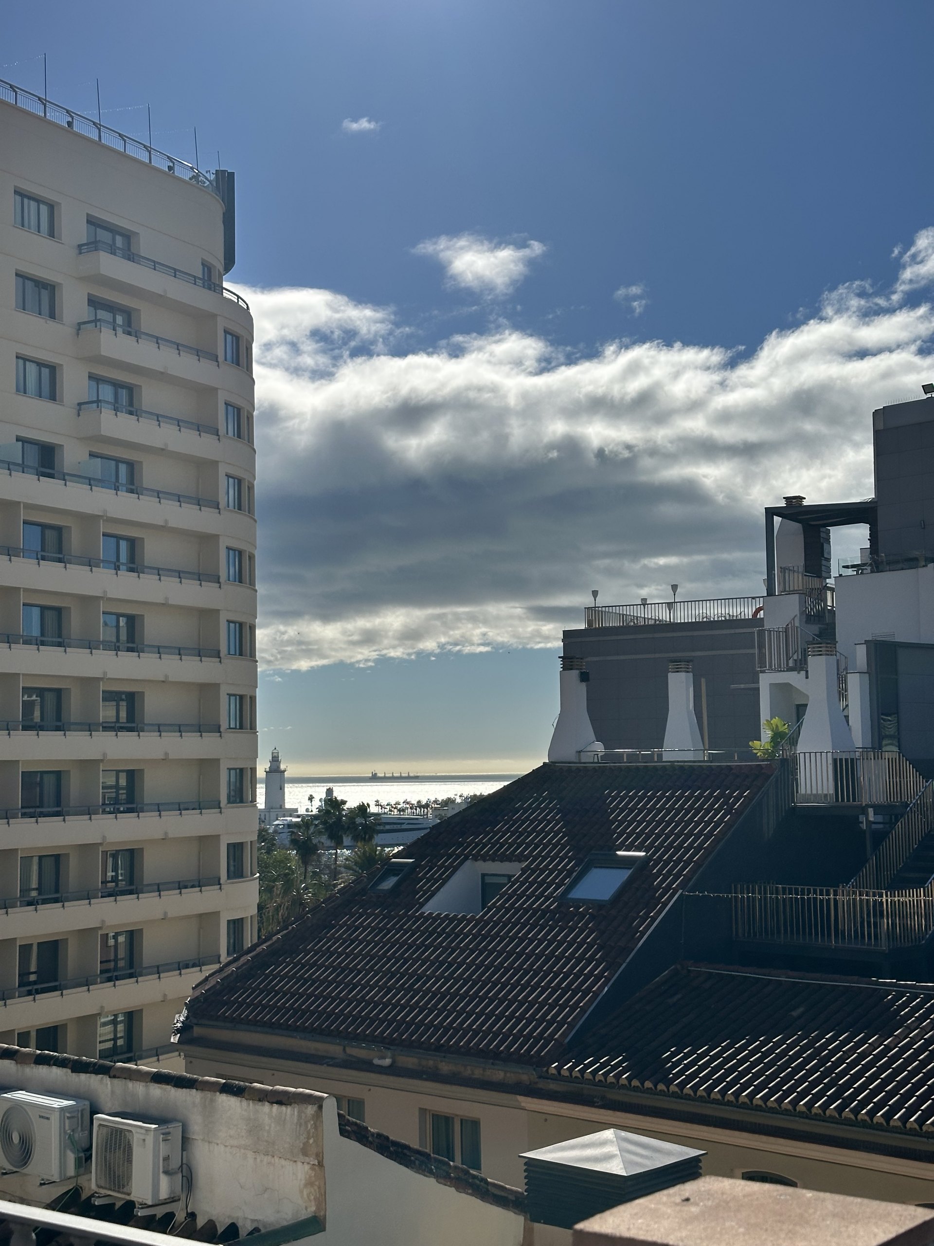 Exclusivo Dúplex Ático en el Corazón del Centro Histórico de Málaga