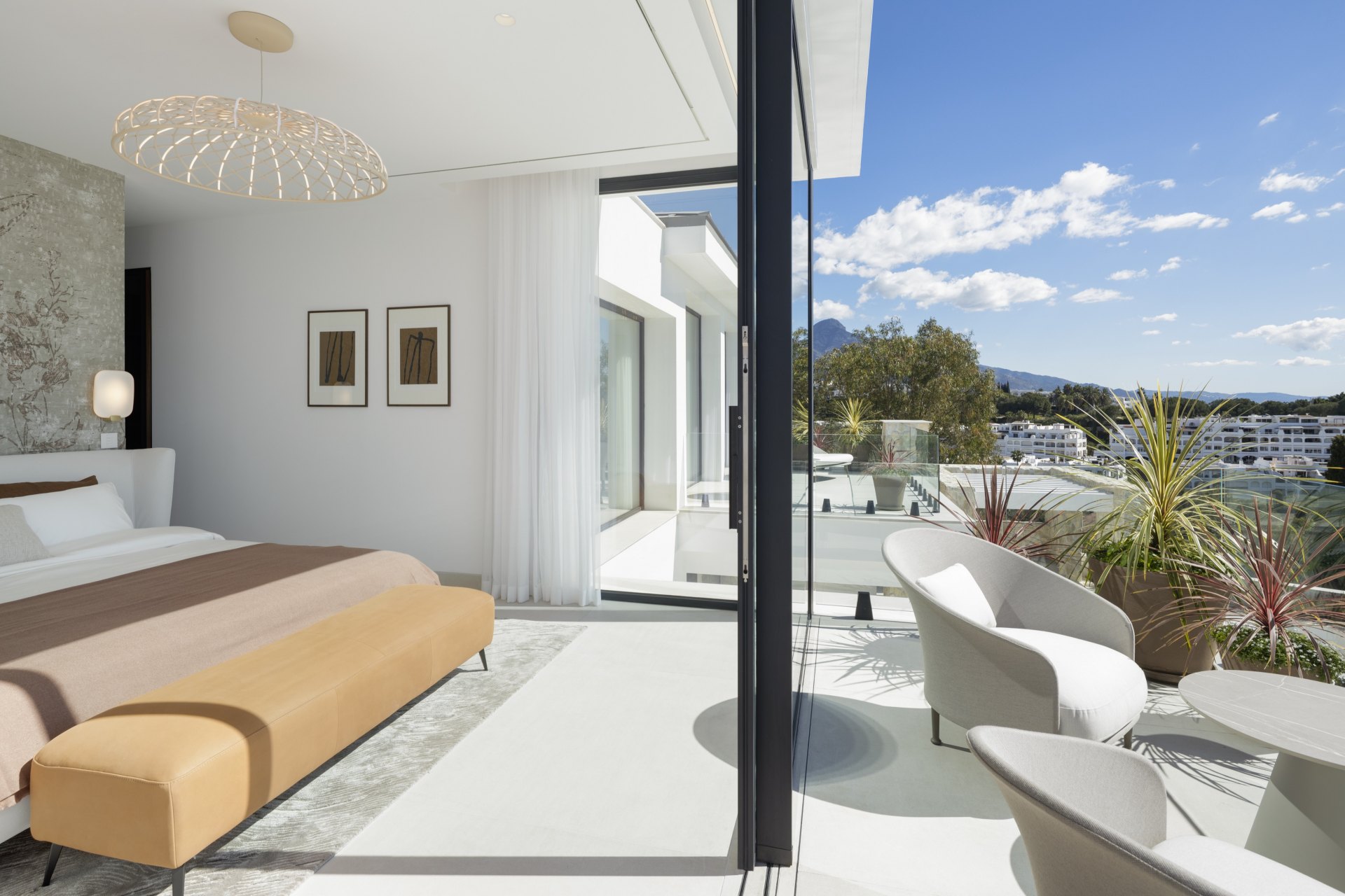 Magnificent villa with panoramic views in La Quinta in a gated and private community