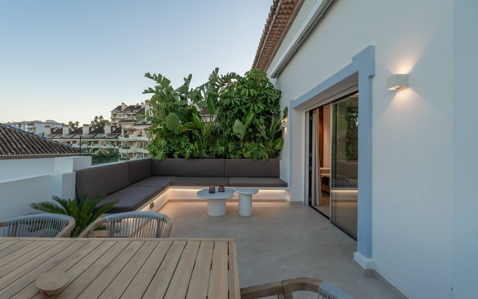 Ático reformado por completo en el corazón de Nueva Andalucia