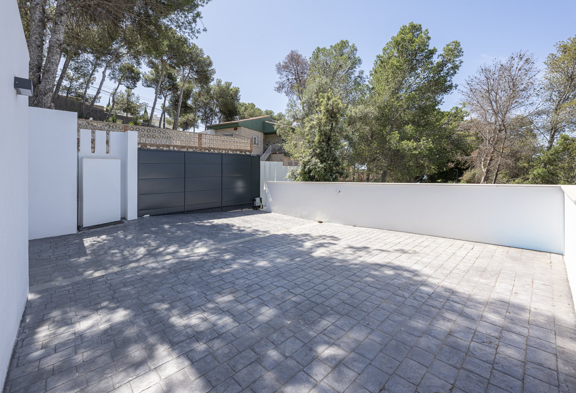 Exquisite villa in the prestigious Málaga East neighbourhood of Pinares de San Antón