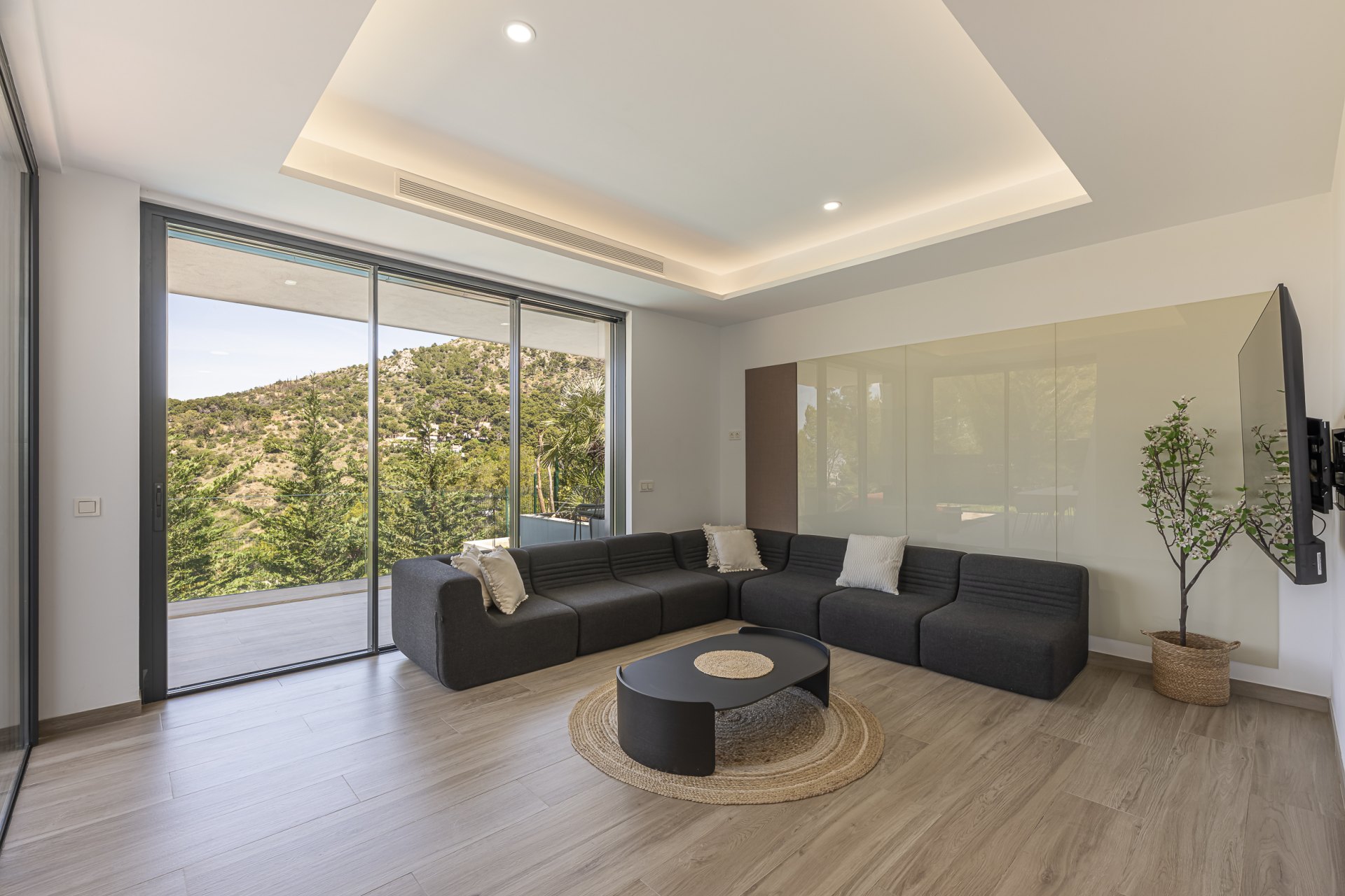 Exquisite villa in the prestigious Málaga East neighbourhood of Pinares de San Antón