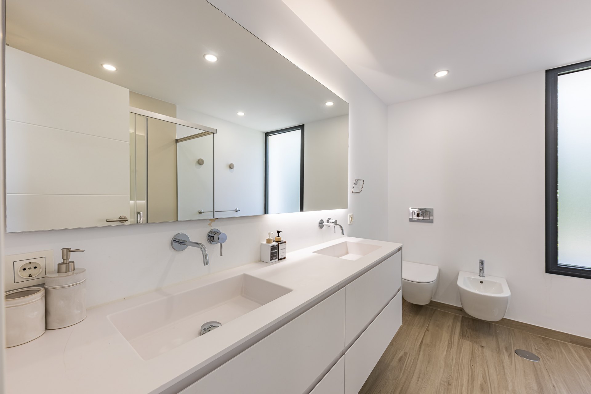 Exquisite villa in the prestigious Málaga East neighbourhood of Pinares de San Antón