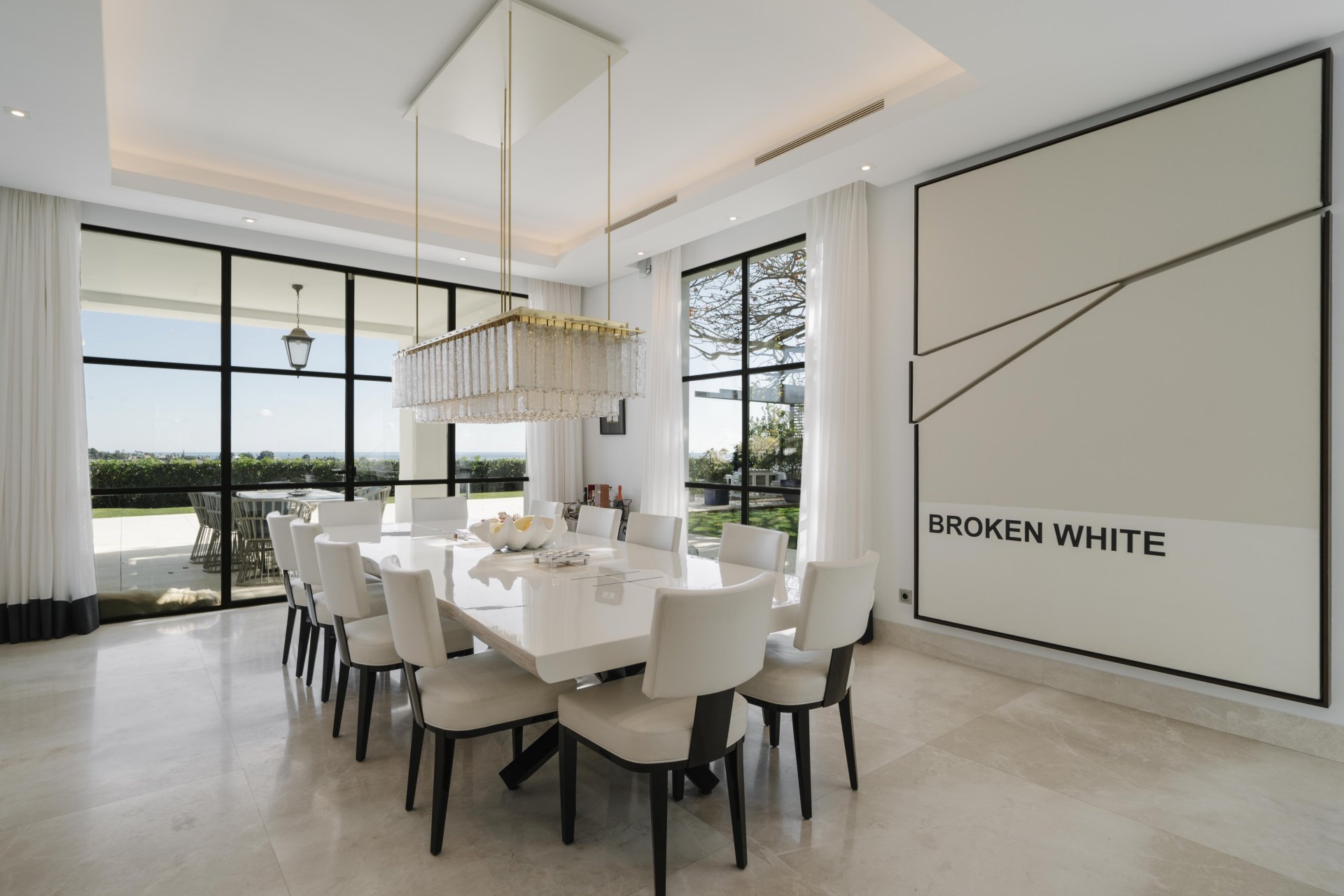 Exclusive villa in Los Flamingos with stunning sea views