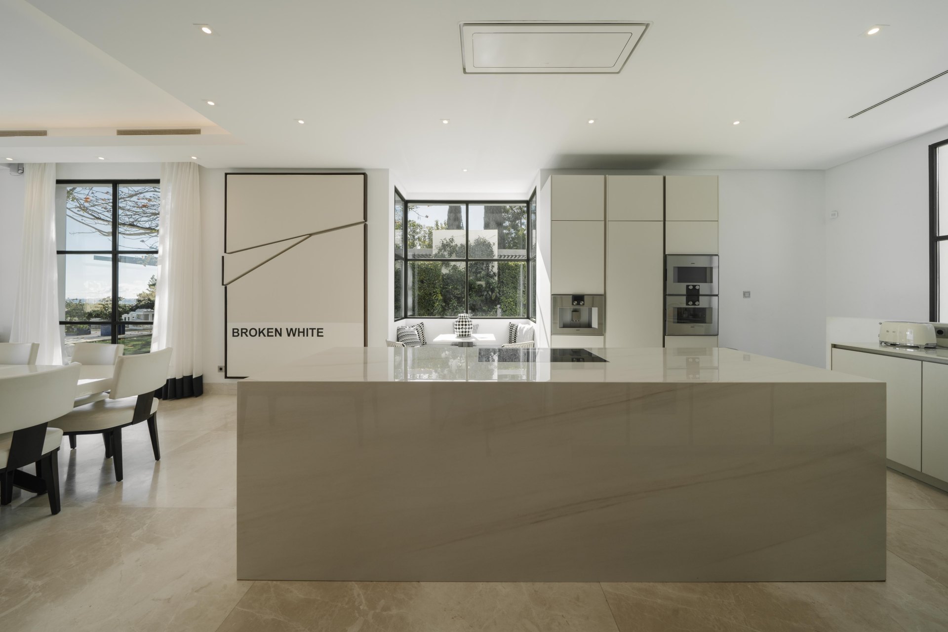 Exclusive villa in Los Flamingos with stunning sea views