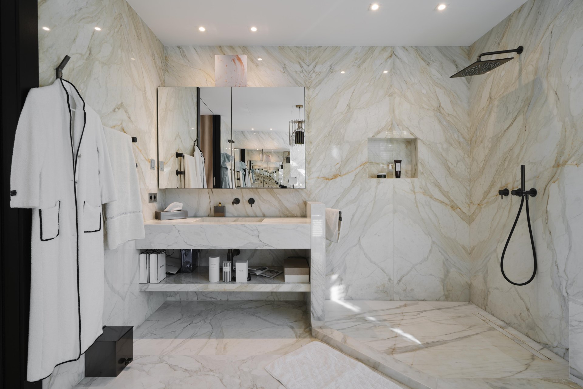 Exclusive villa in Los Flamingos with stunning sea views