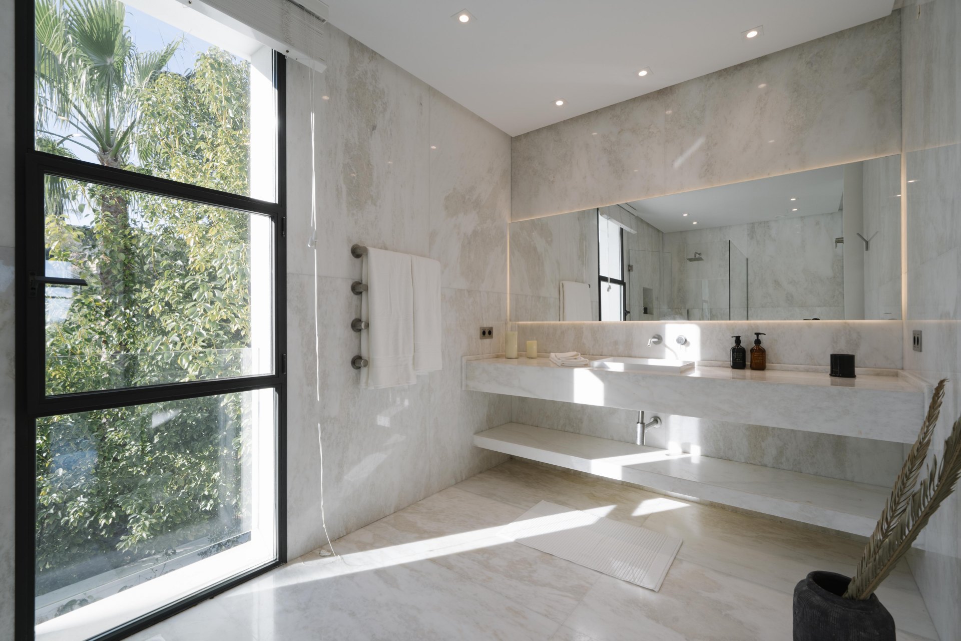 Exclusive villa in Los Flamingos with stunning sea views