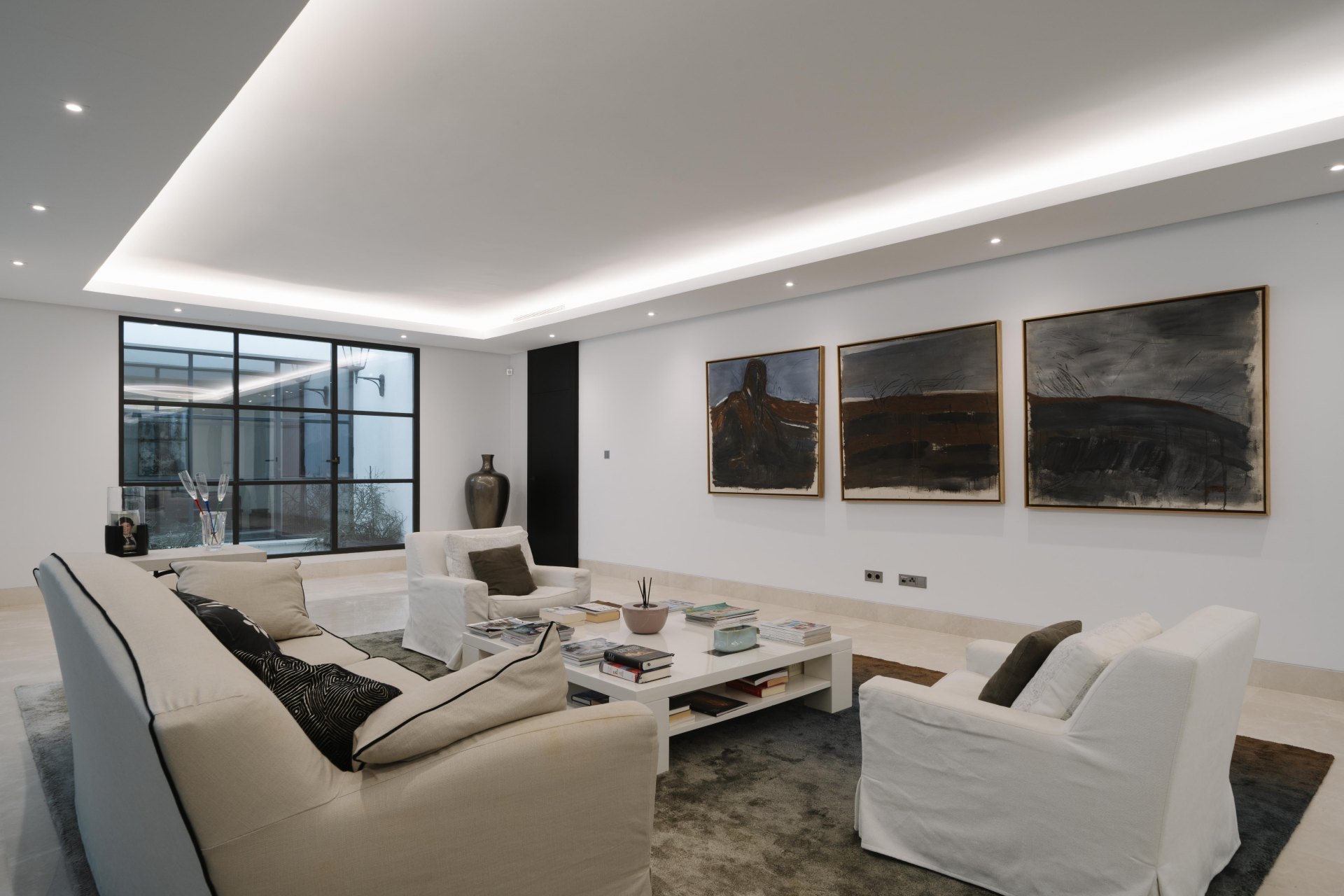 Exclusive villa in Los Flamingos with stunning sea views