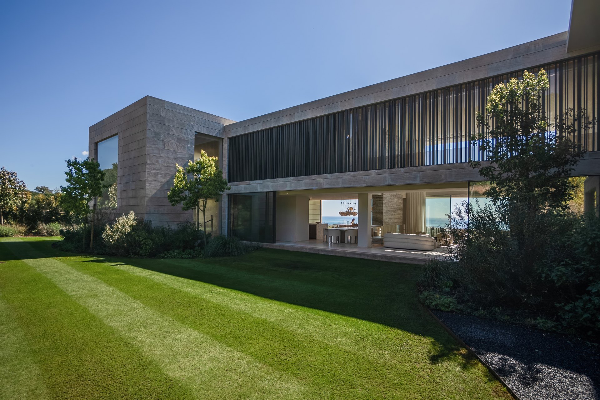 Villa bio arquitectónica de espectacular diseño con amplias vistas panorámicas en La Reserva, Sotogrande