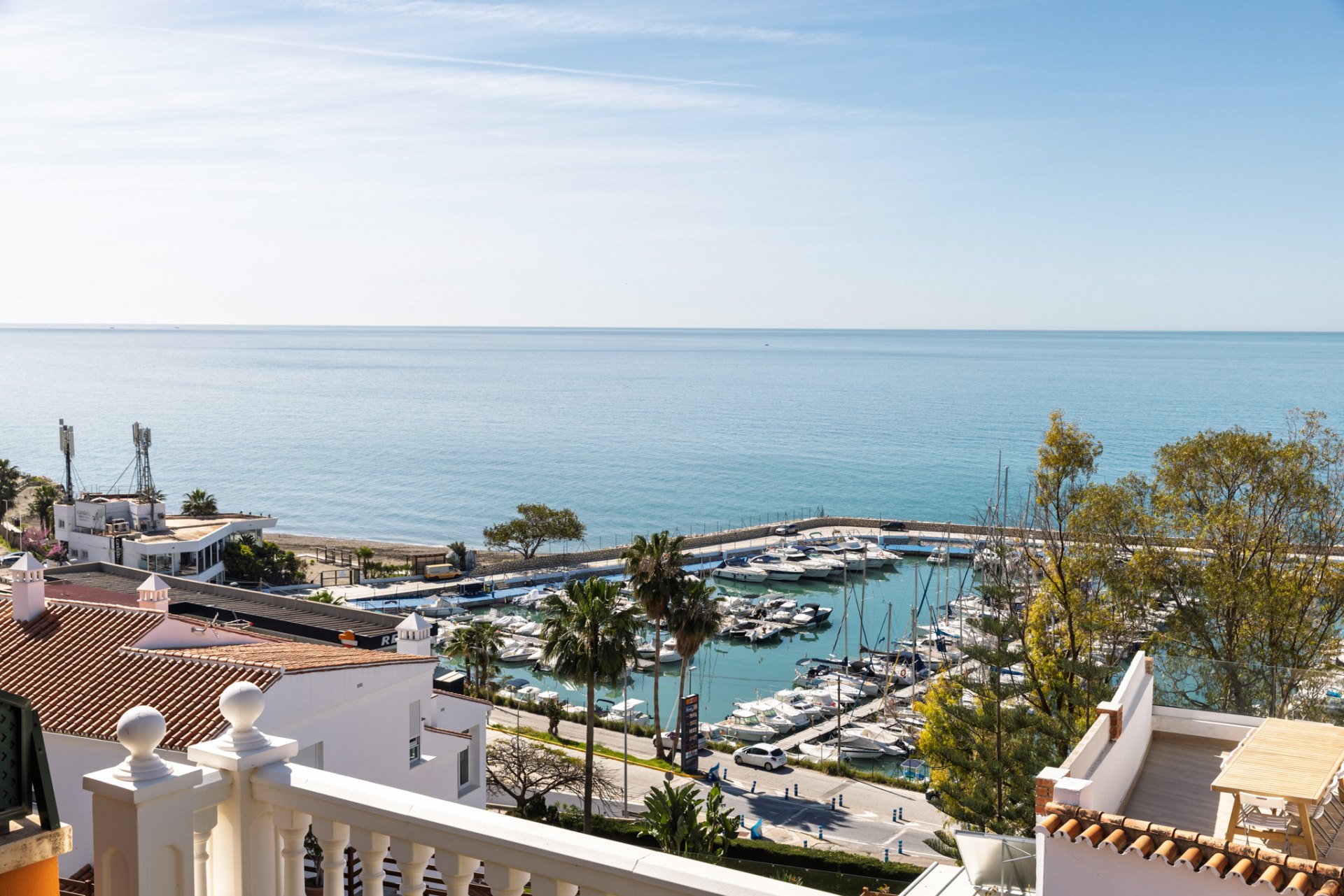 Majestic villa with privacy, eternal views and architectural excellence in El Candado