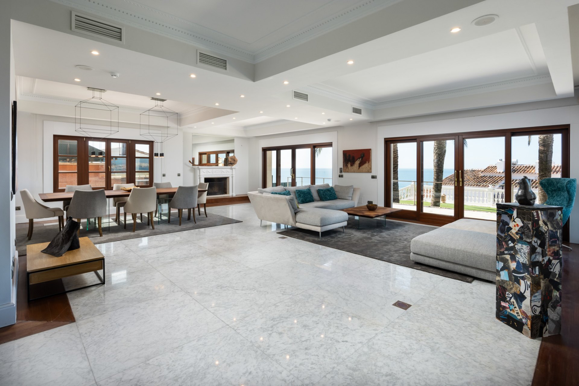 Majestic villa with privacy, eternal views and architectural excellence in El Candado