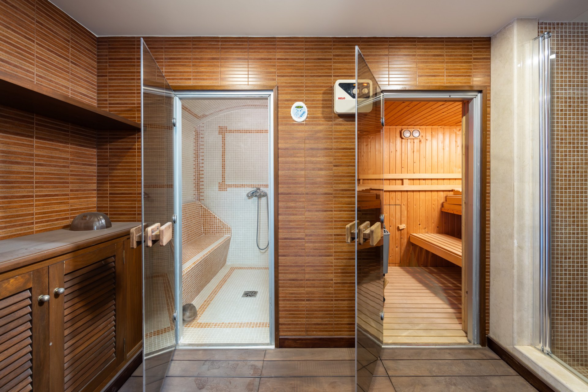 Majestic villa with privacy, eternal views and architectural excellence in El Candado