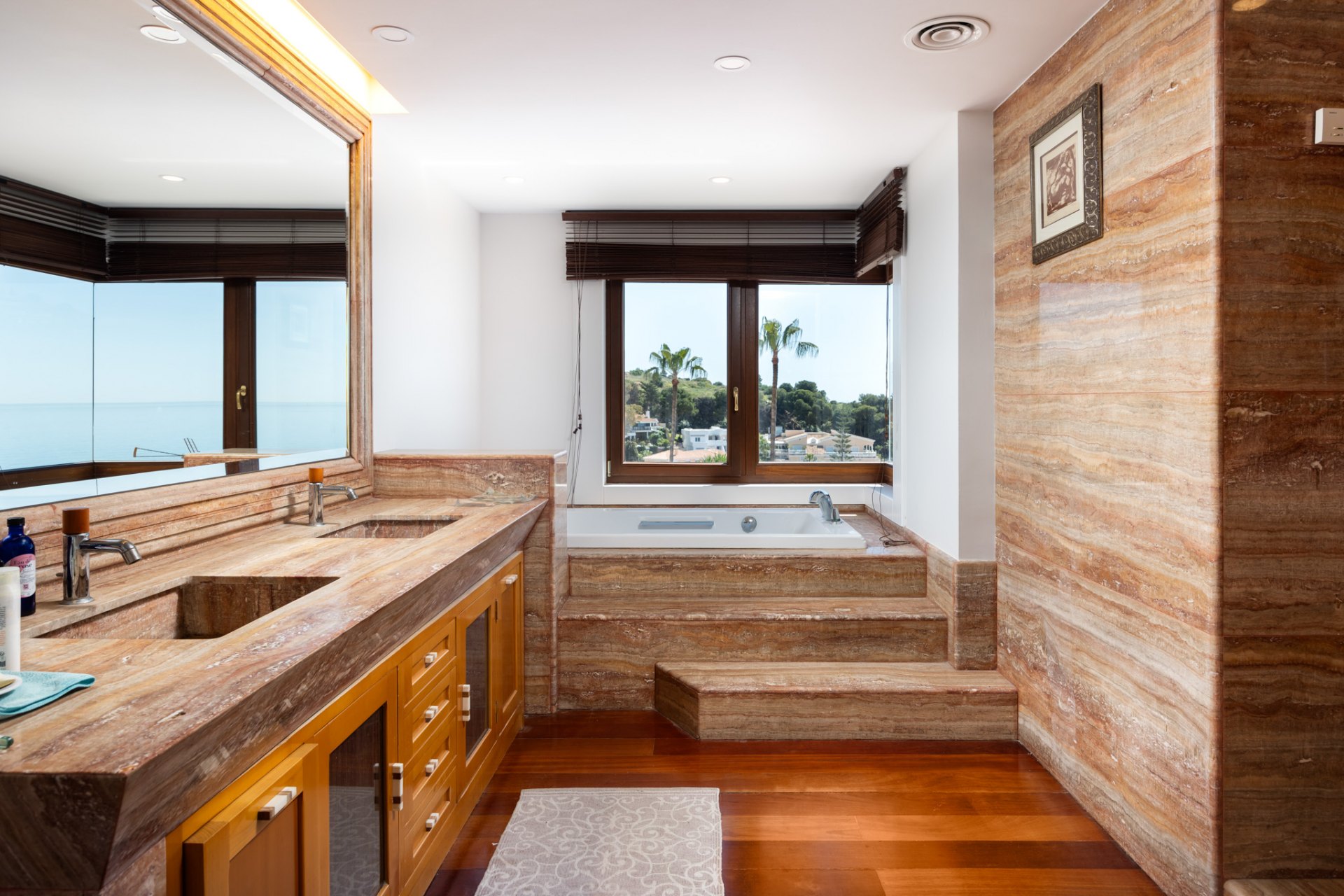 Majestic villa with privacy, eternal views and architectural excellence in El Candado