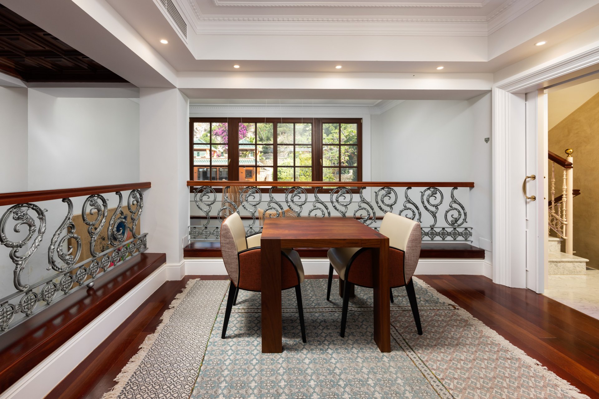 Majestic villa with privacy, eternal views and architectural excellence in El Candado