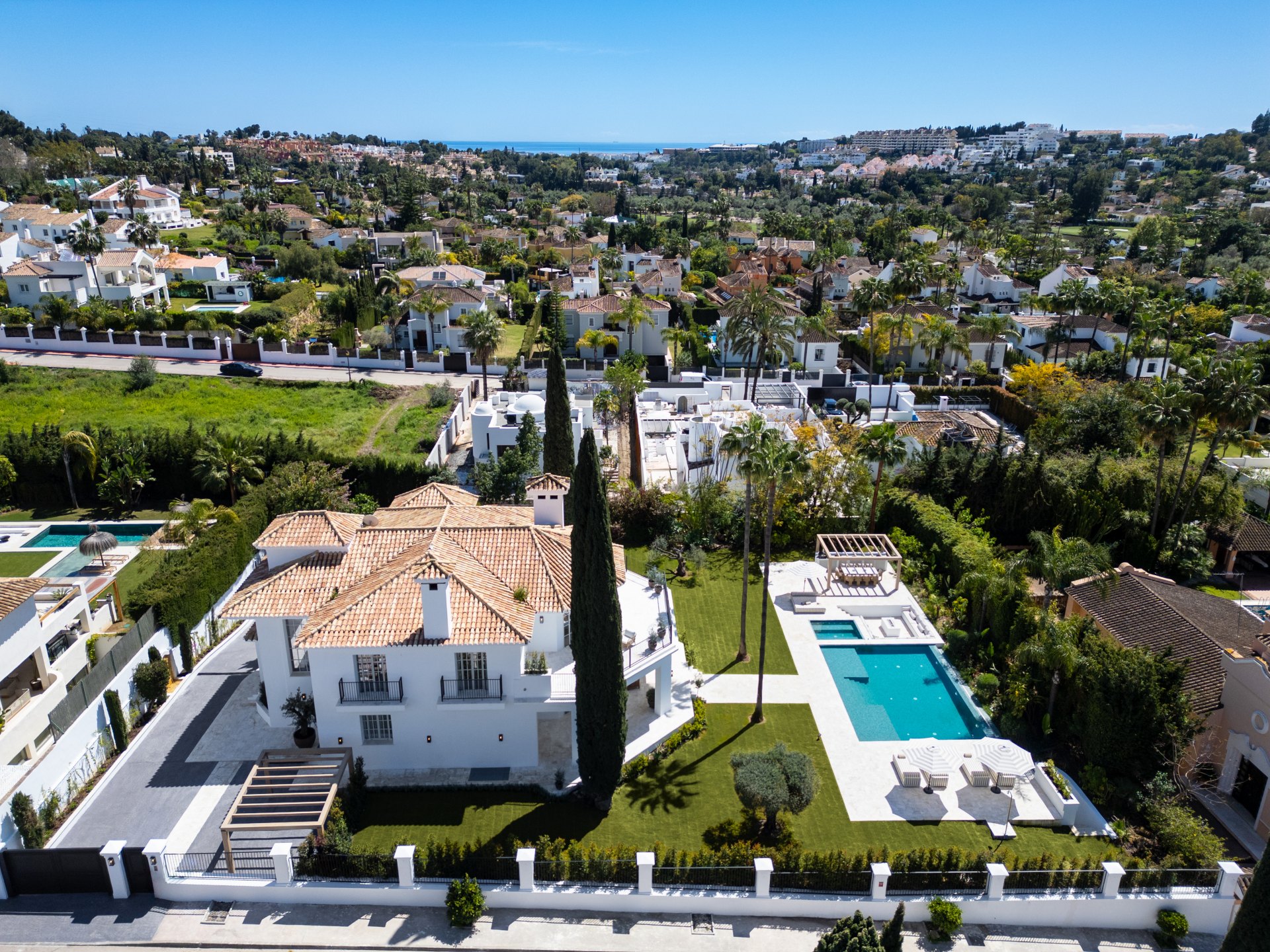 Exquisite and refined villa in the Golf Valley of Marbella