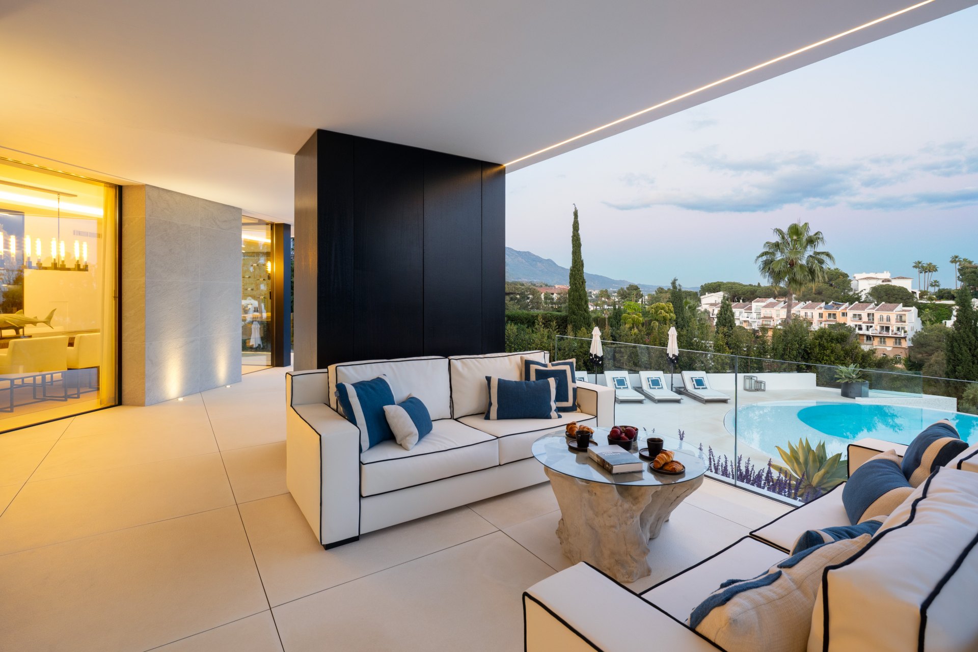 Incredible contemporary villa in El Herrojo Alto, Benahavís