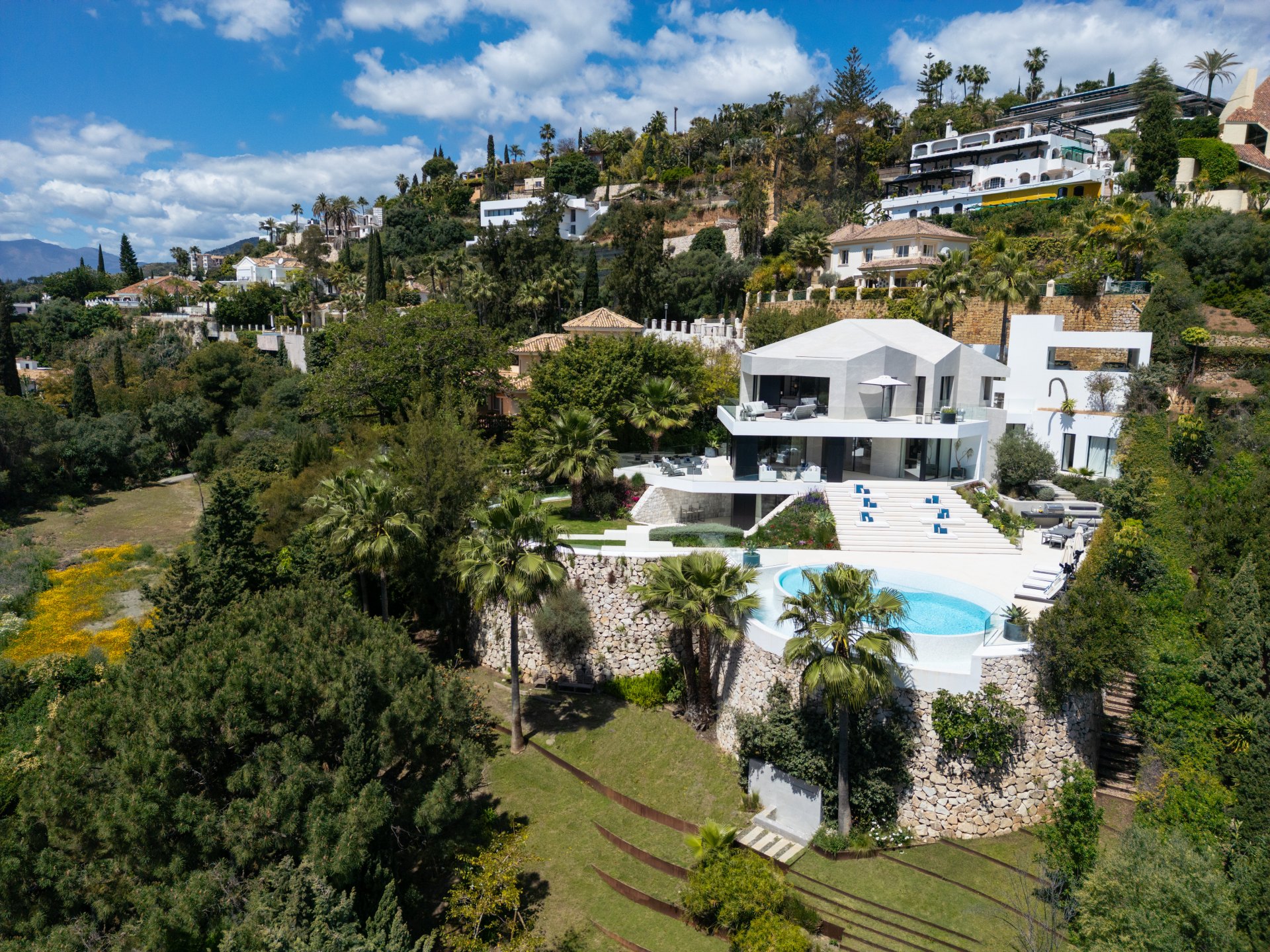 Incredible contemporary villa in El Herrojo Alto, Benahavís