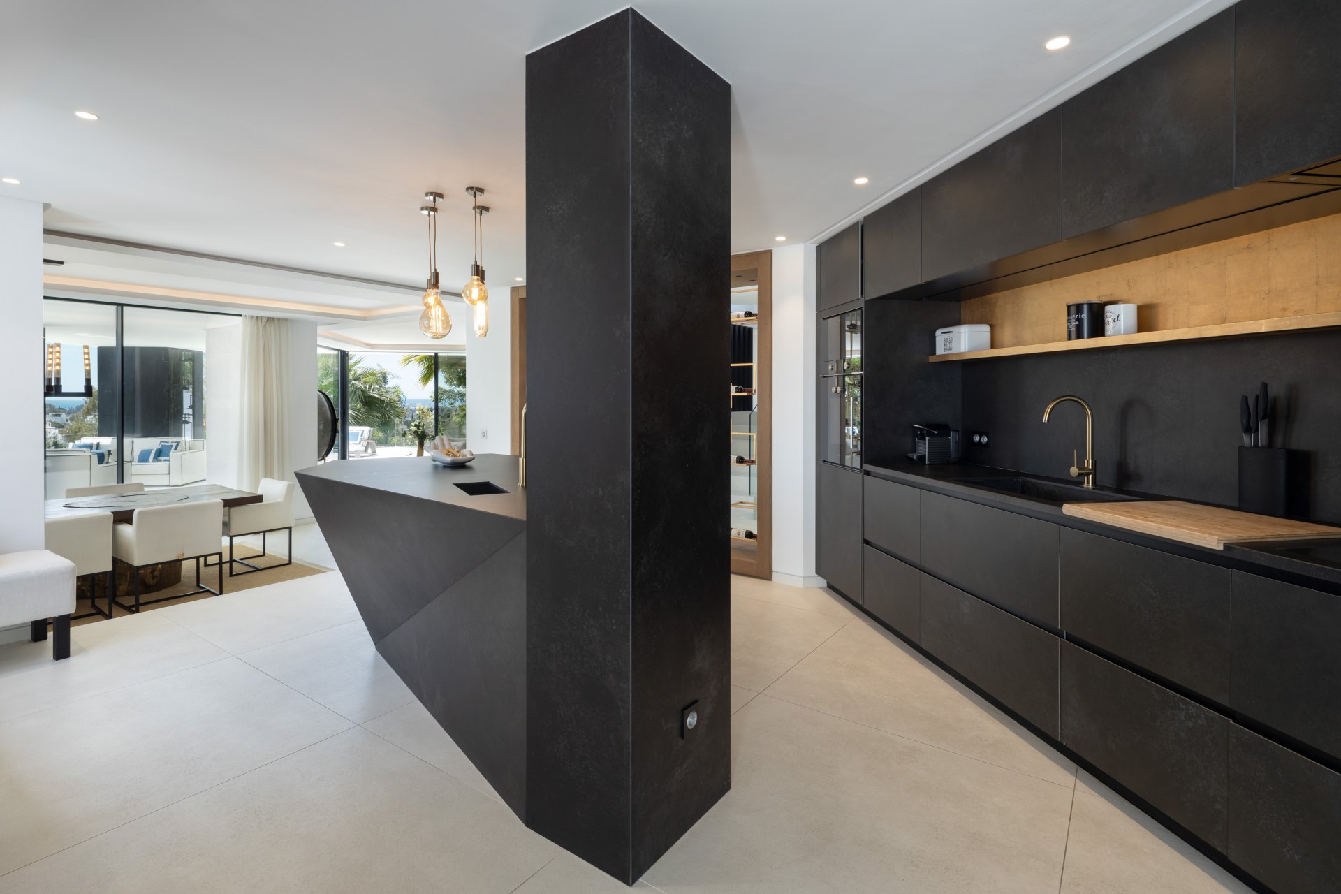 Incredible contemporary villa in El Herrojo Alto, Benahavís