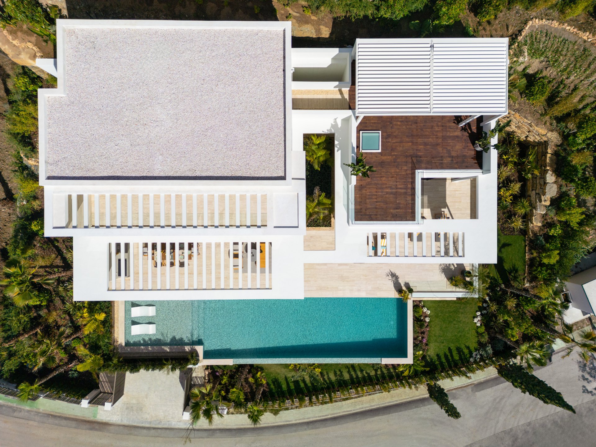 Magnificent newly built villa with open and panoramic views to the sea in Los Flamingos, Benahavís