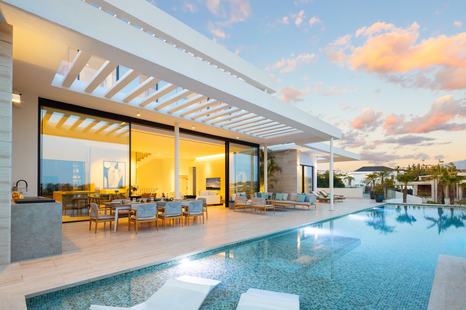 Magnificent newly built villa with open and panoramic views to the sea in Los Flamingos, Benahavís