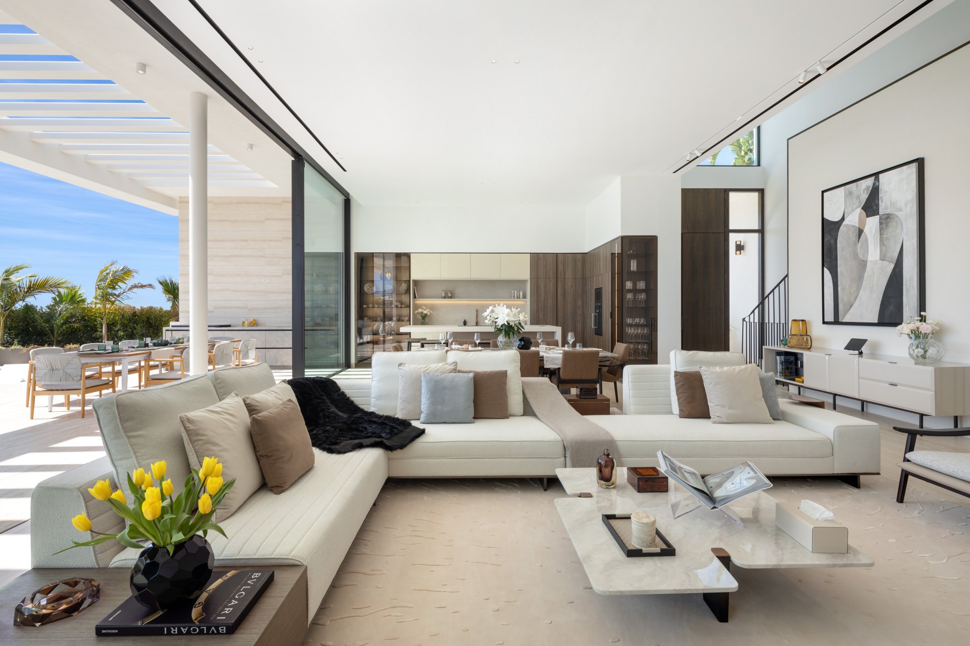 Magnificent newly built villa with open and panoramic views to the sea in Los Flamingos, Benahavís