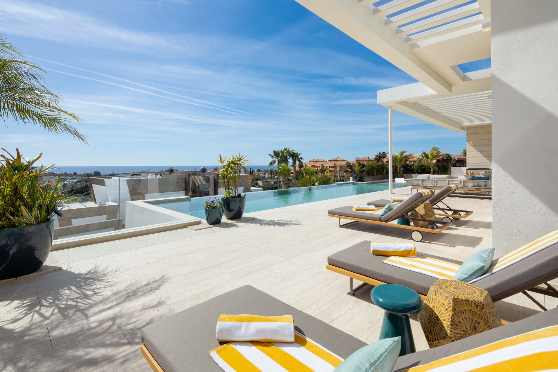 Magnificent newly built villa with open and panoramic views to the sea in Los Flamingos, Benahavís