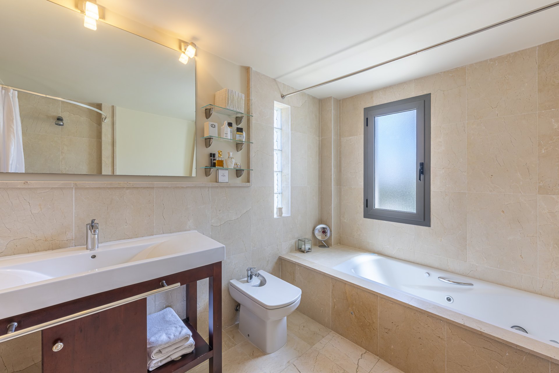 Ático en un entorno privilegiado con vistas panorámicas al mar y al golf en Los Flamingos, Benahavís