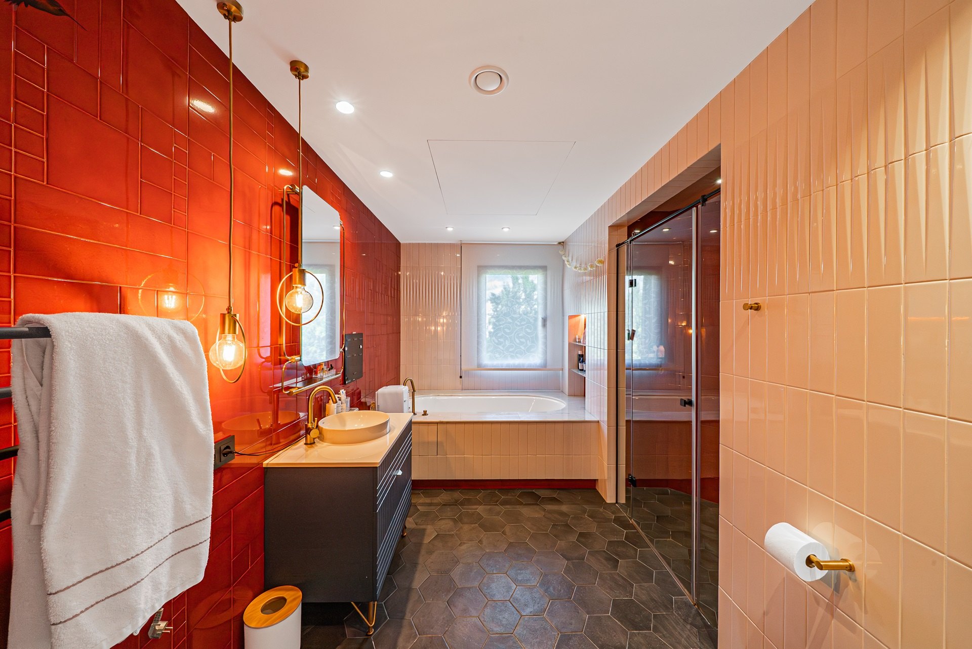 Exclusiva villa moderna frente al campo de golf en Guadalmina baja