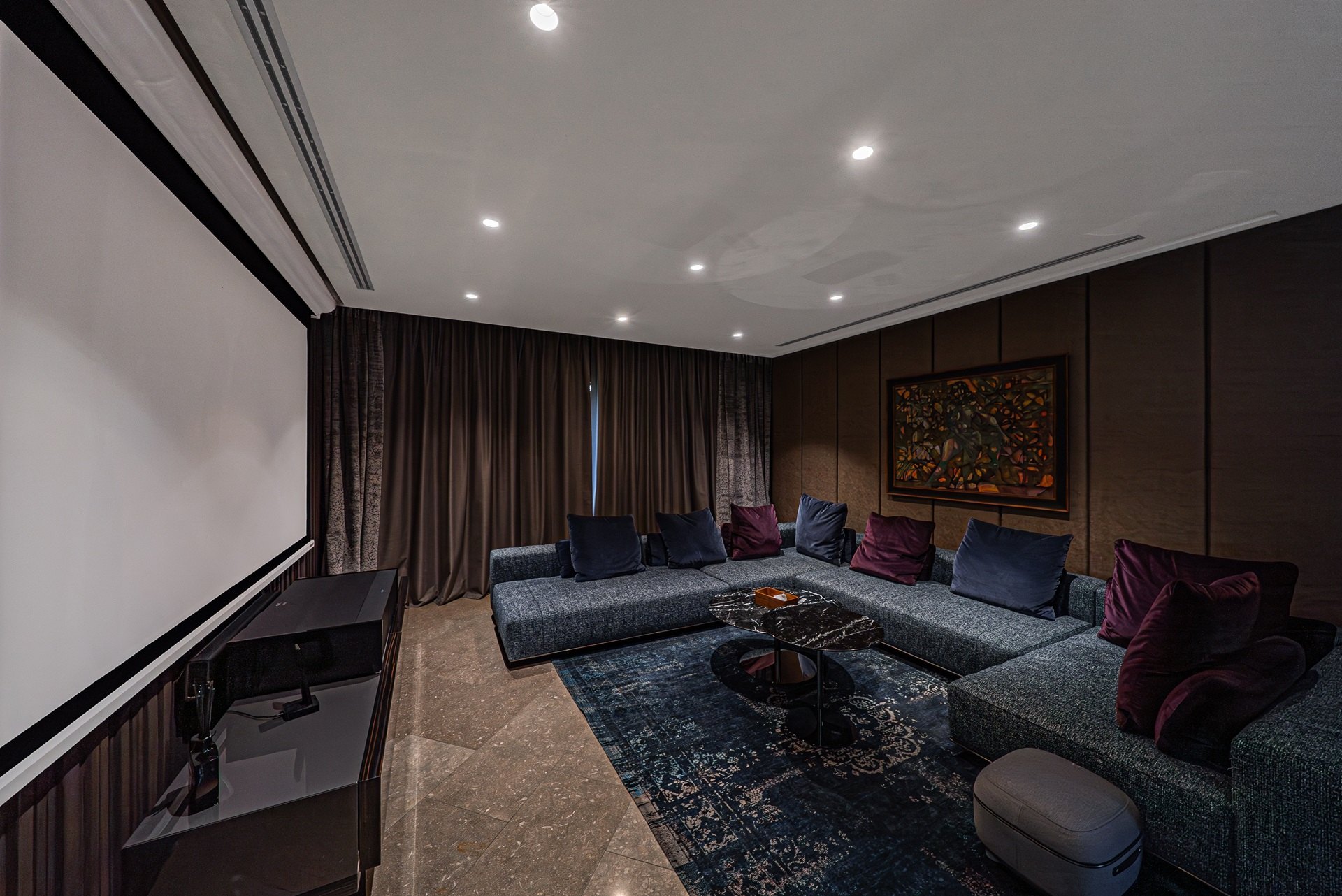 Exclusiva villa moderna frente al campo de golf en Guadalmina baja