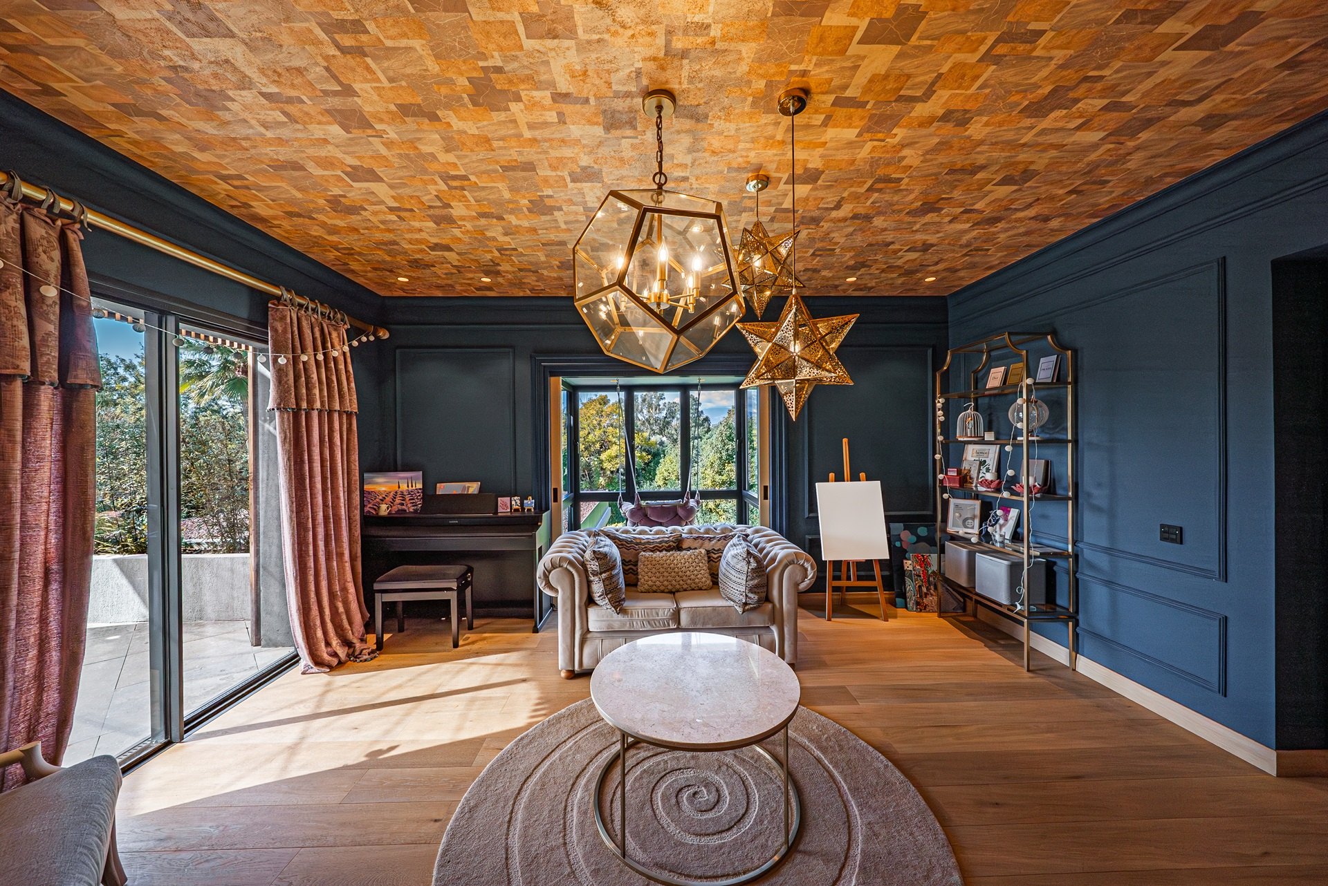 Exclusiva villa moderna frente al campo de golf en Guadalmina baja