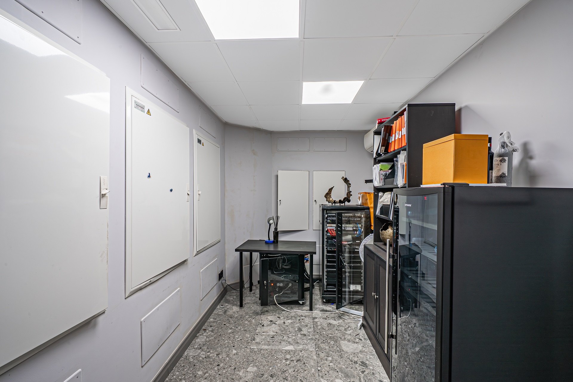 Exclusiva villa moderna frente al campo de golf en Guadalmina baja