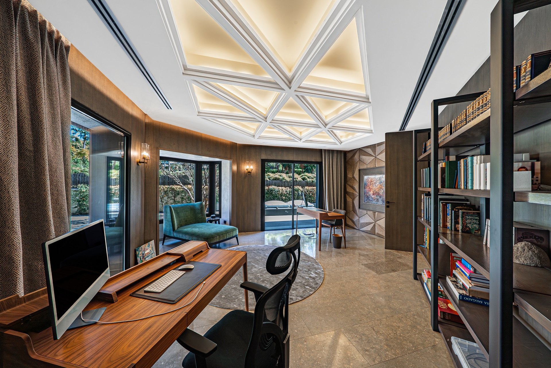 Exclusiva villa moderna frente al campo de golf en Guadalmina baja