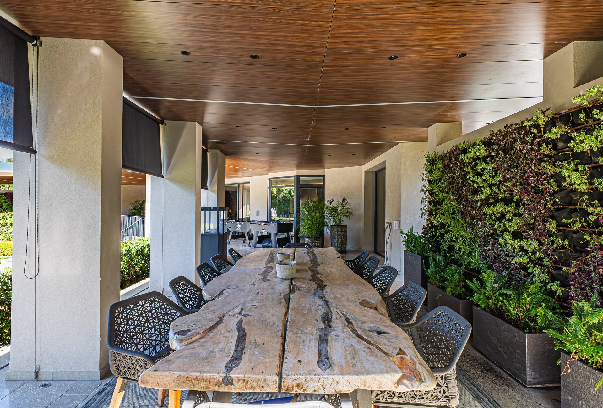 Exclusiva villa moderna frente al campo de golf en Guadalmina baja