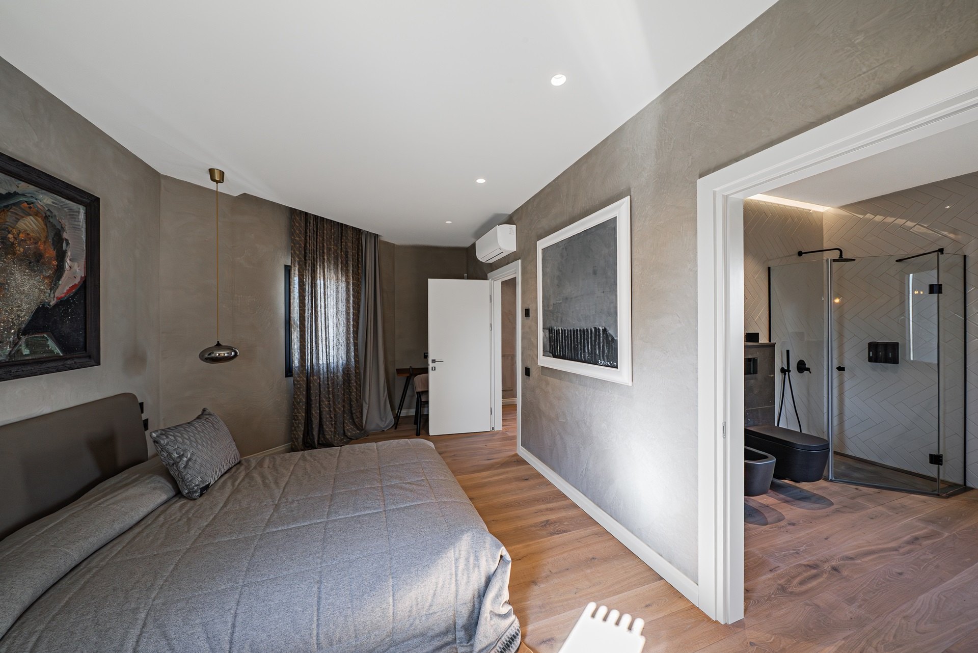 Exclusiva villa moderna frente al campo de golf en Guadalmina baja