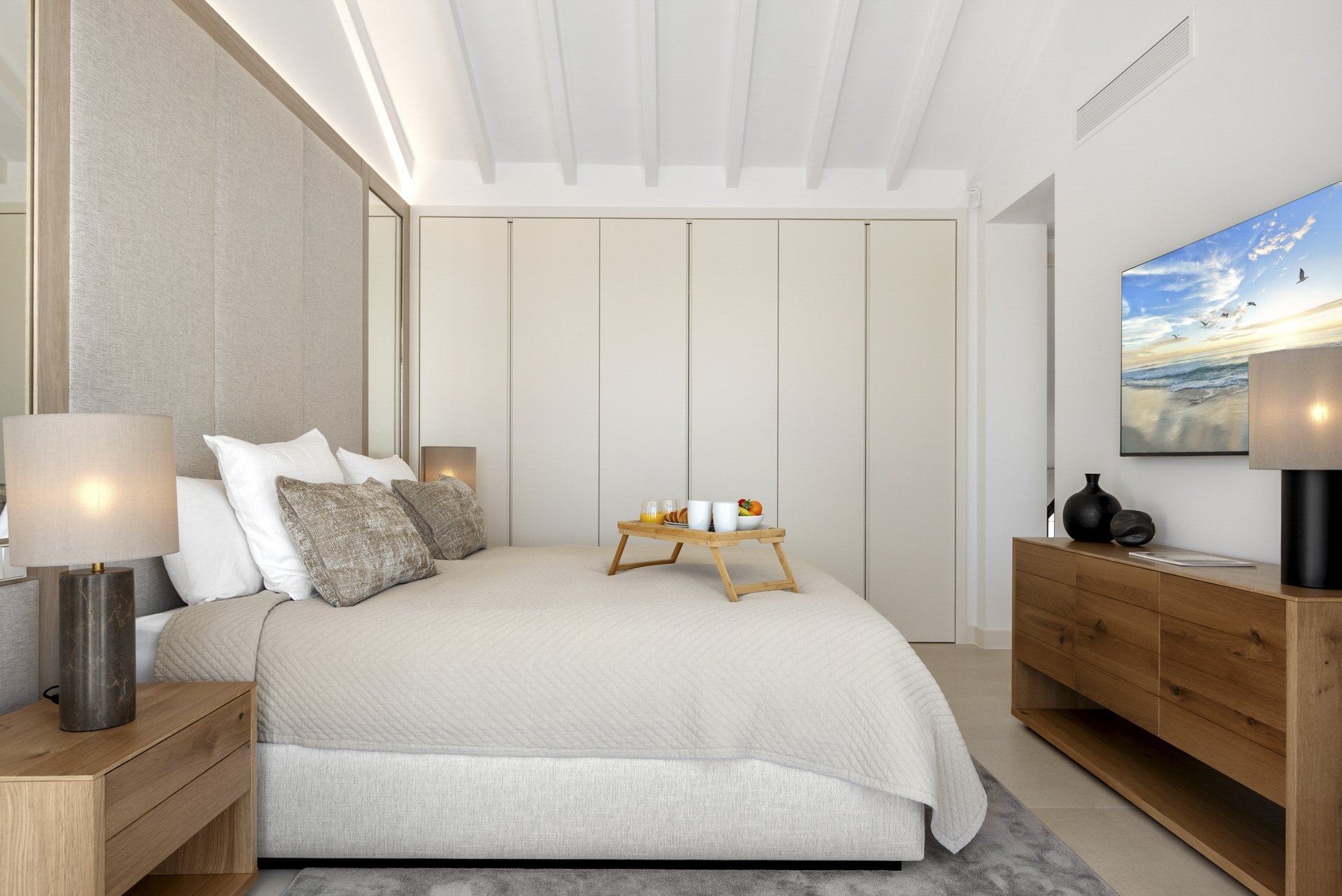 Modern and bright villa near the beach of Las Chapas