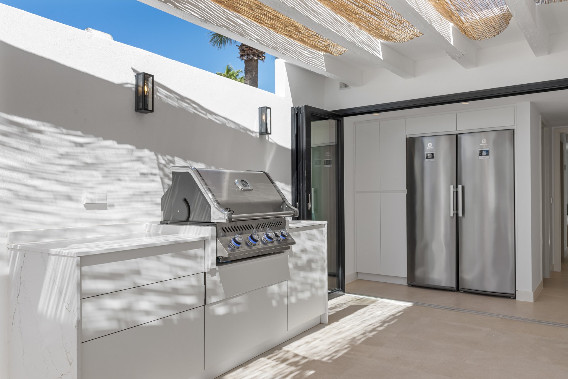 Modern and bright villa near the beach of Las Chapas