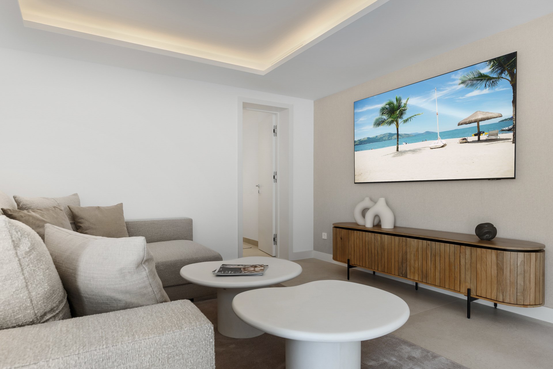 Modern and bright villa near the beach of Las Chapas