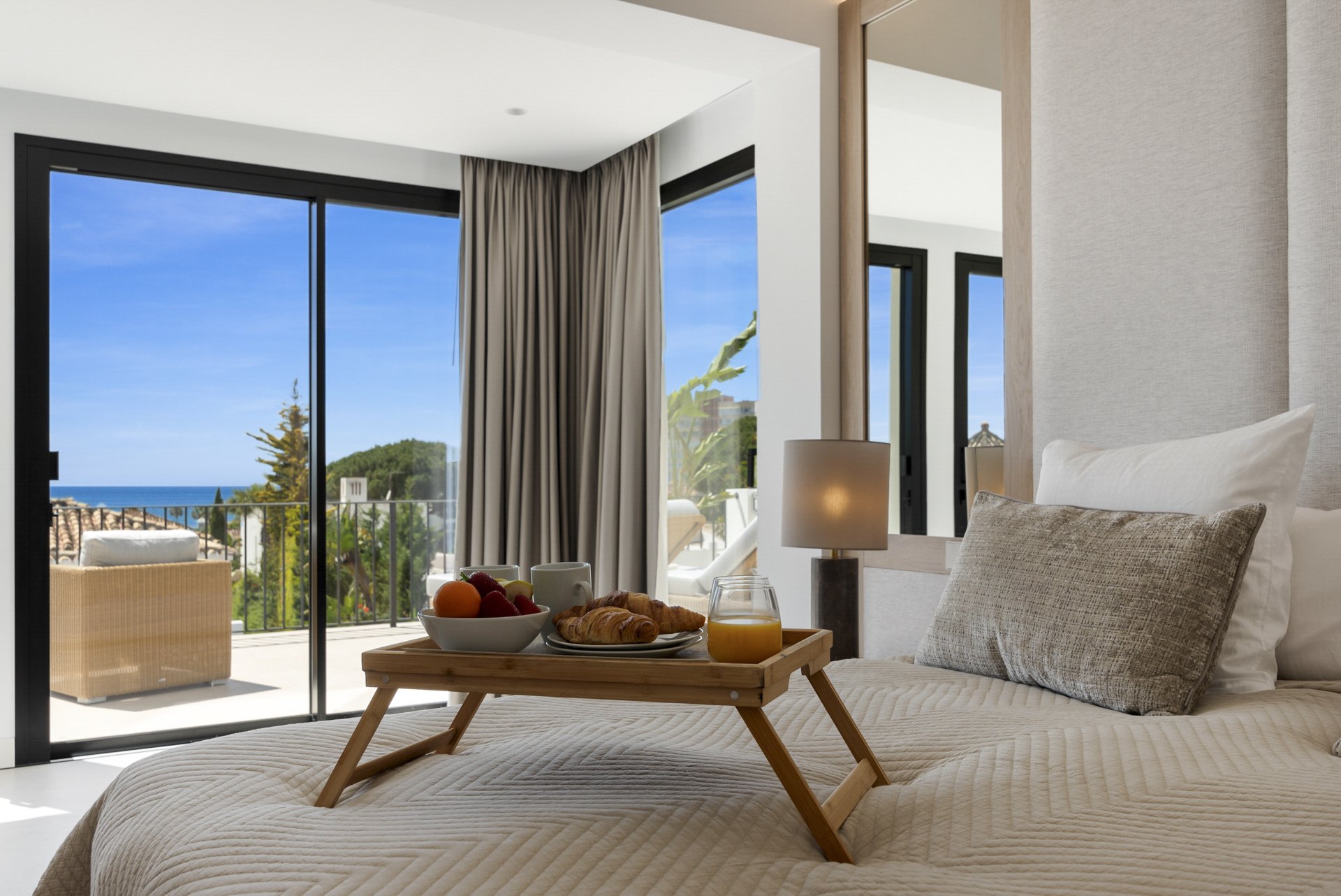 Modern and bright villa near the beach of Las Chapas