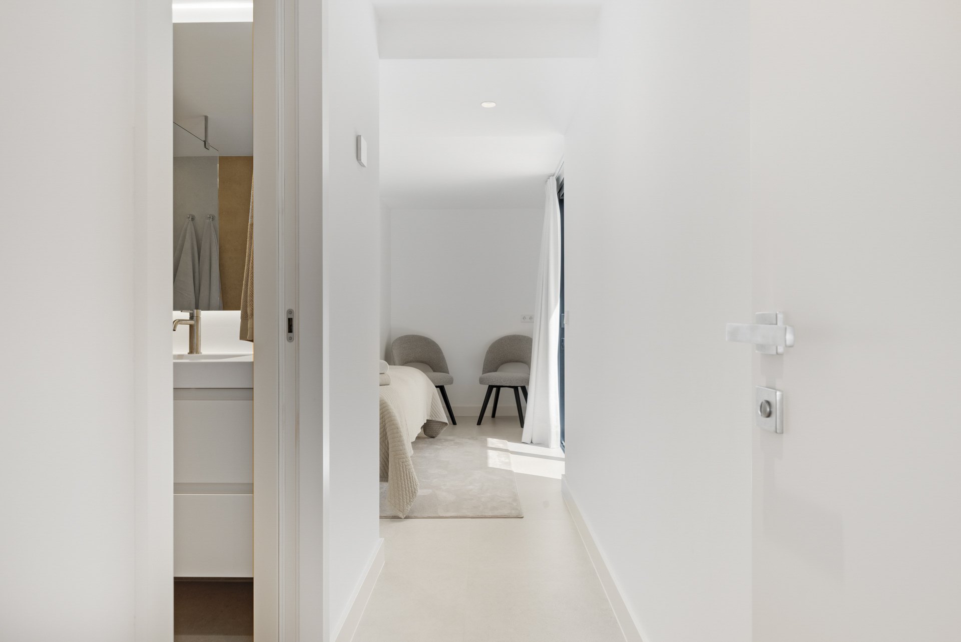 Modern and bright villa near the beach of Las Chapas