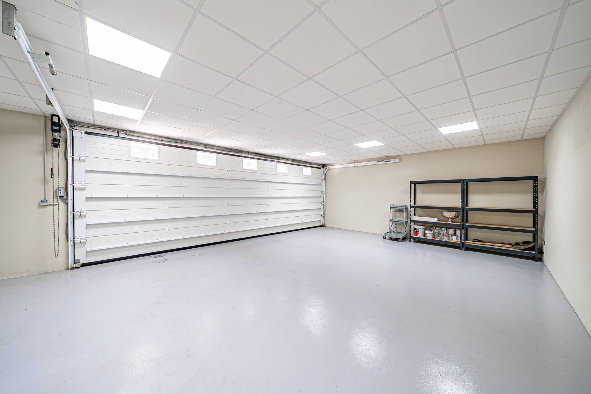 Villa de estilo moderno con hermosas vistas al mar rodeada de afamados campos de golf en Los Flamingos