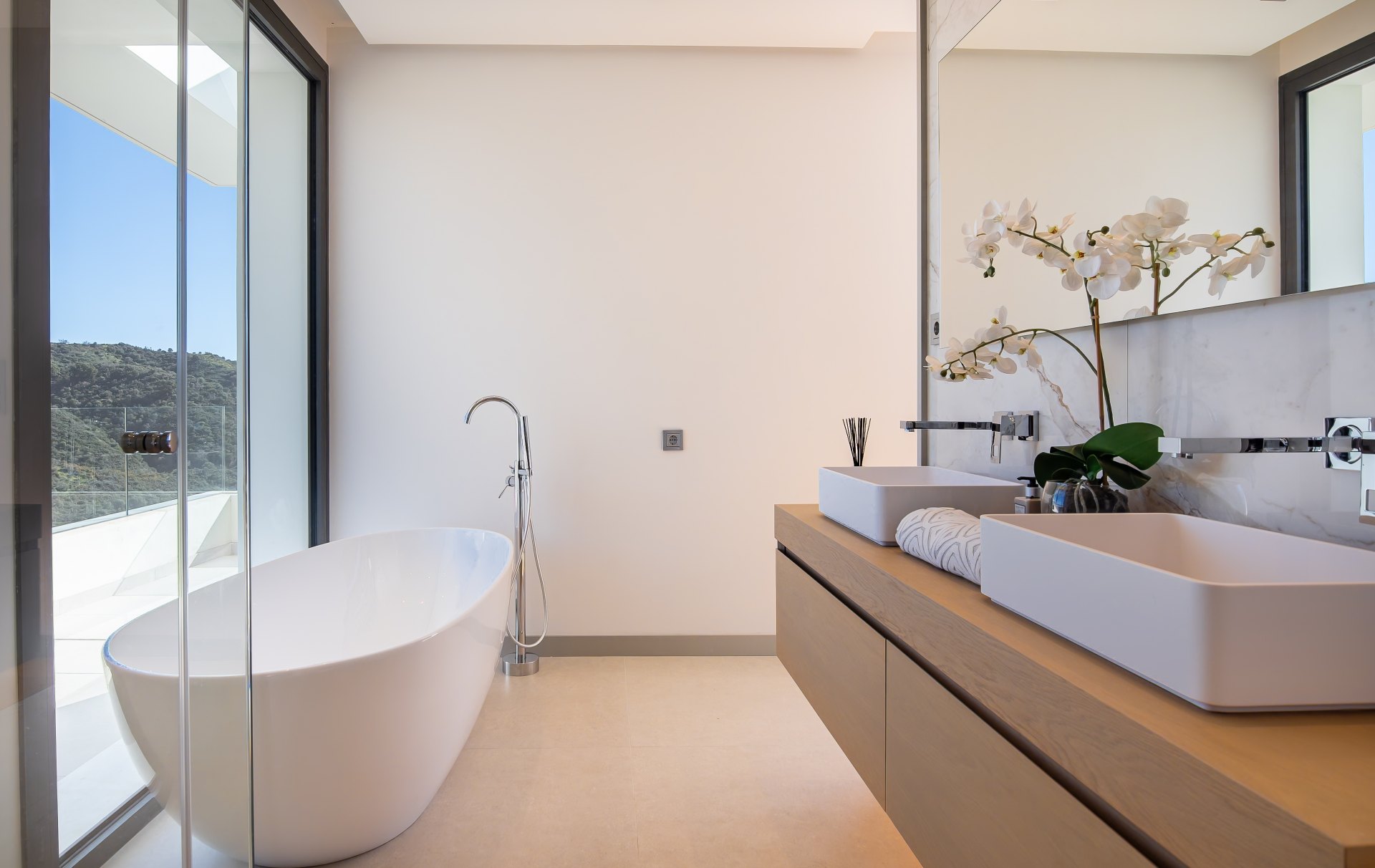 Modern newly built villa with panoramic views in La Quinta