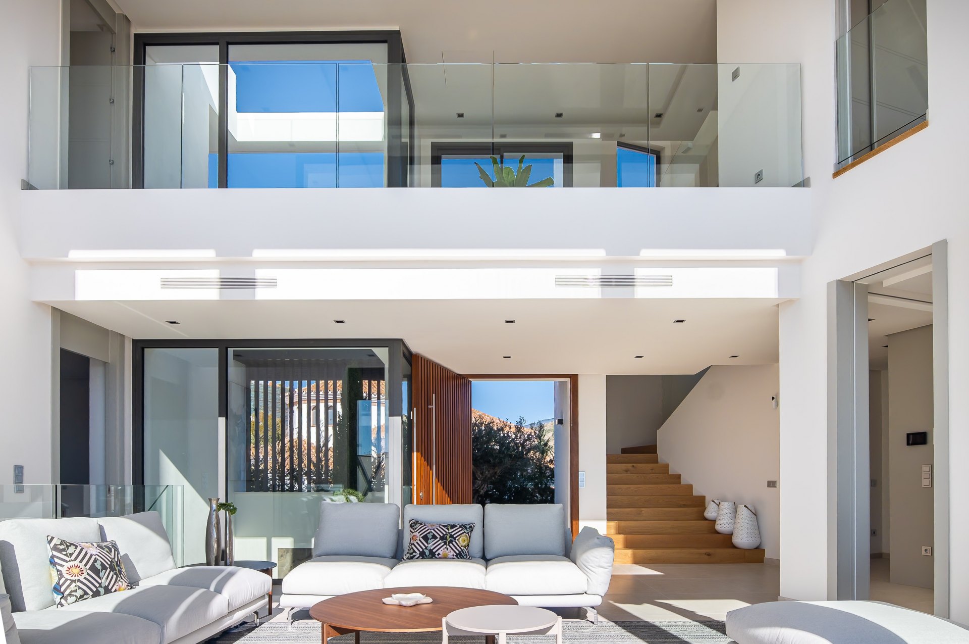 Modern newly built villa with panoramic views in La Quinta