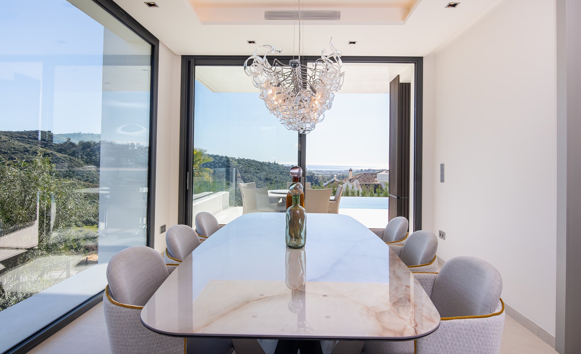 Modern newly built villa with panoramic views in La Quinta