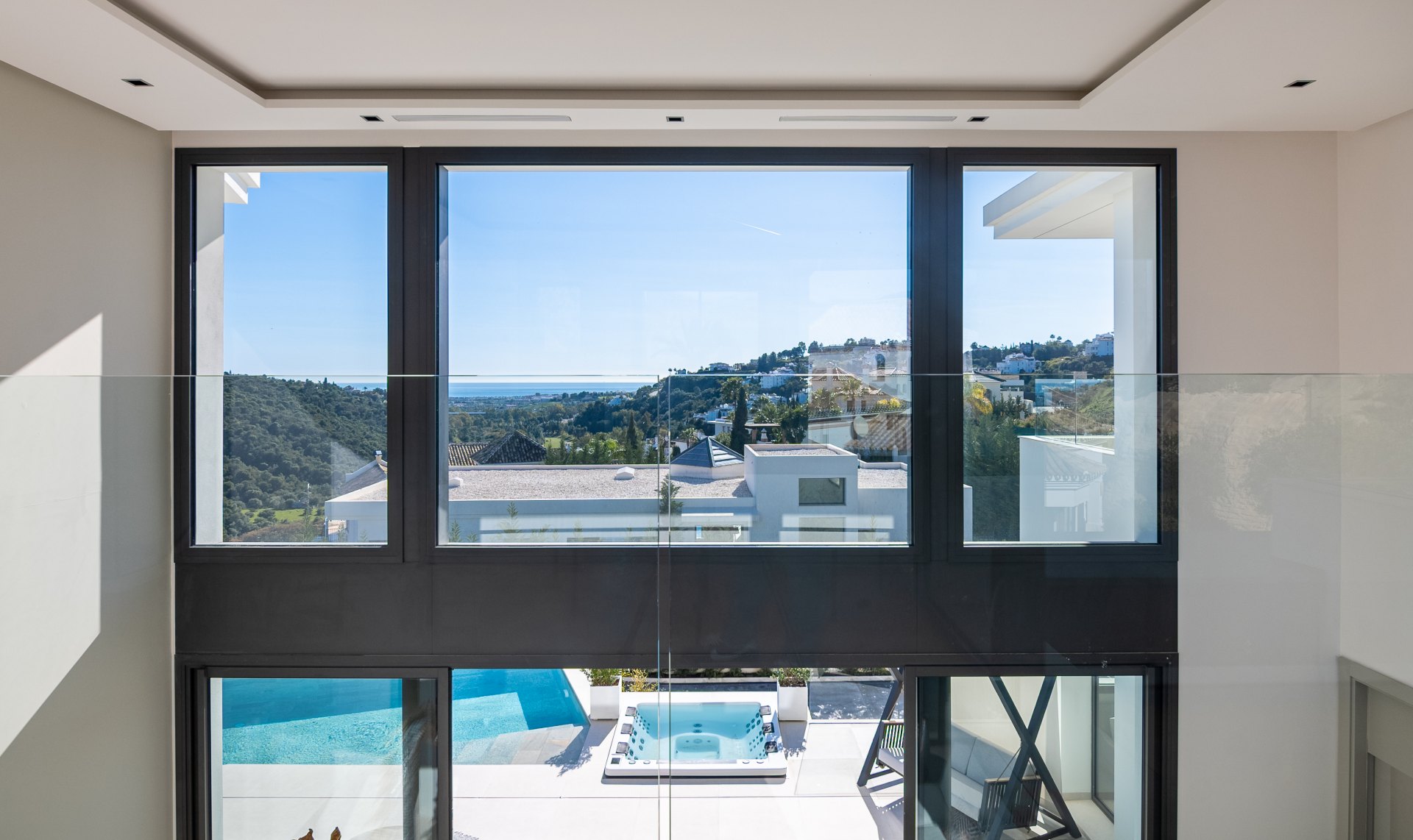 Modern newly built villa with panoramic views in La Quinta