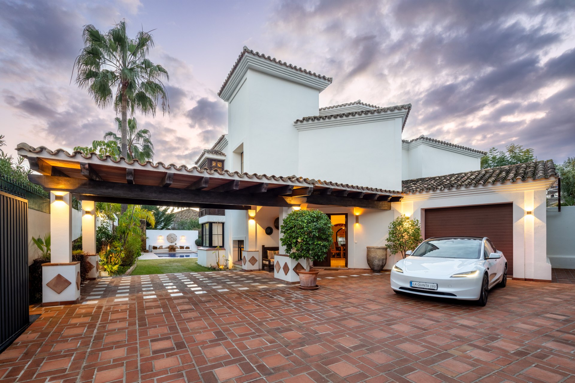 Charming Mediterranean Andalusian style villa in frontline golf in La Quinta