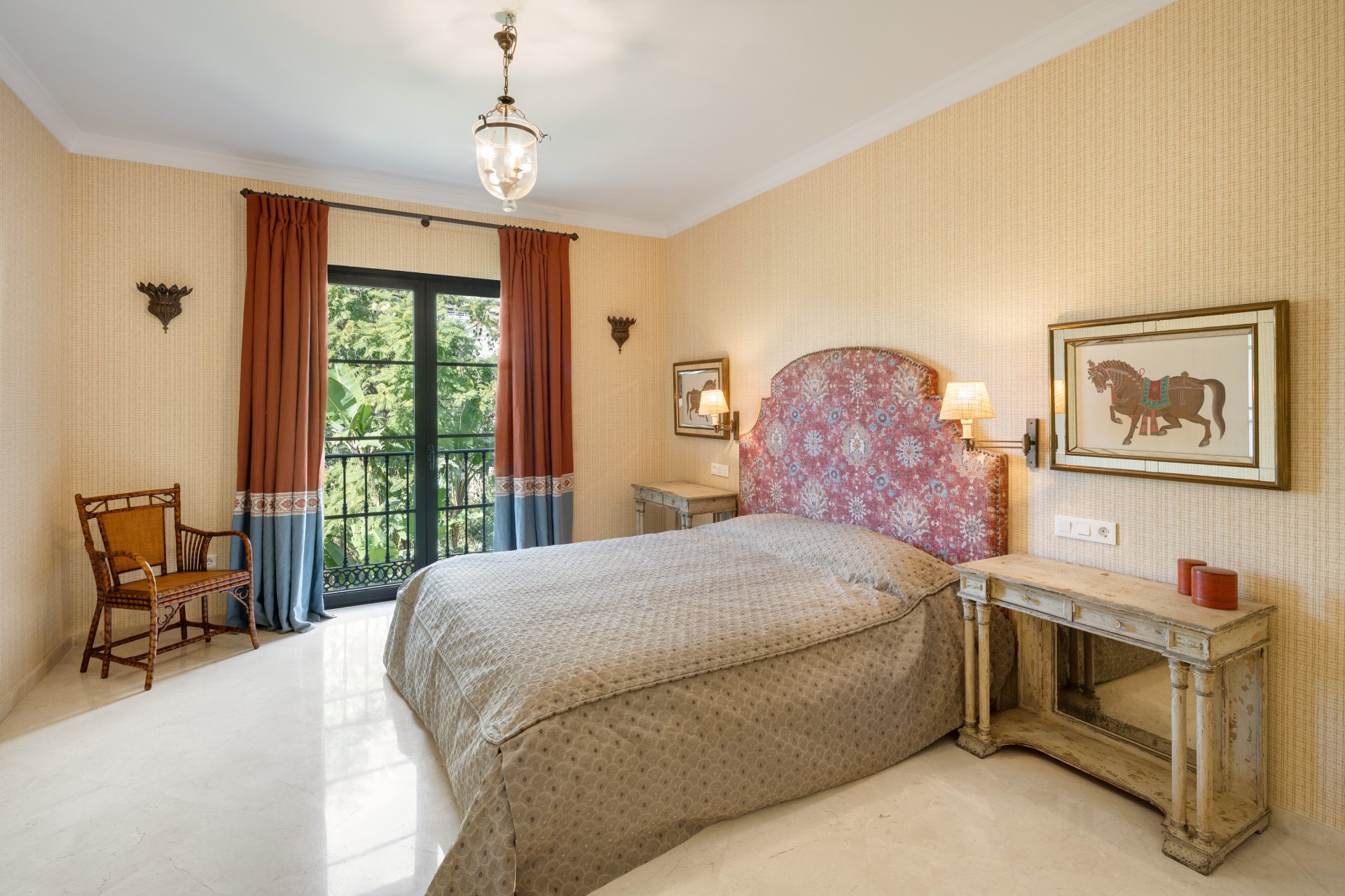 Charming Mediterranean Andalusian style villa in frontline golf in La Quinta