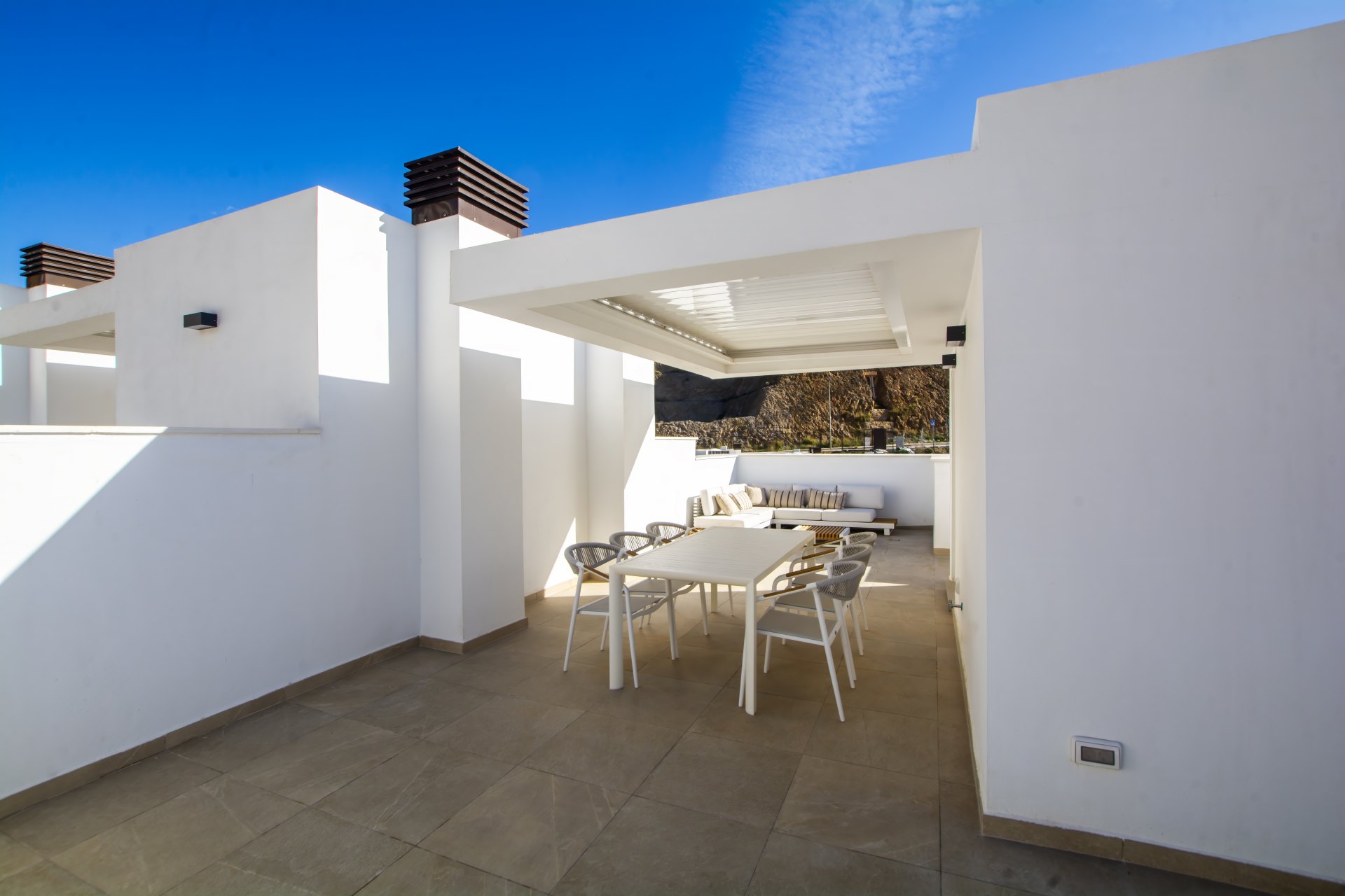 Charming townhouse with large solarium