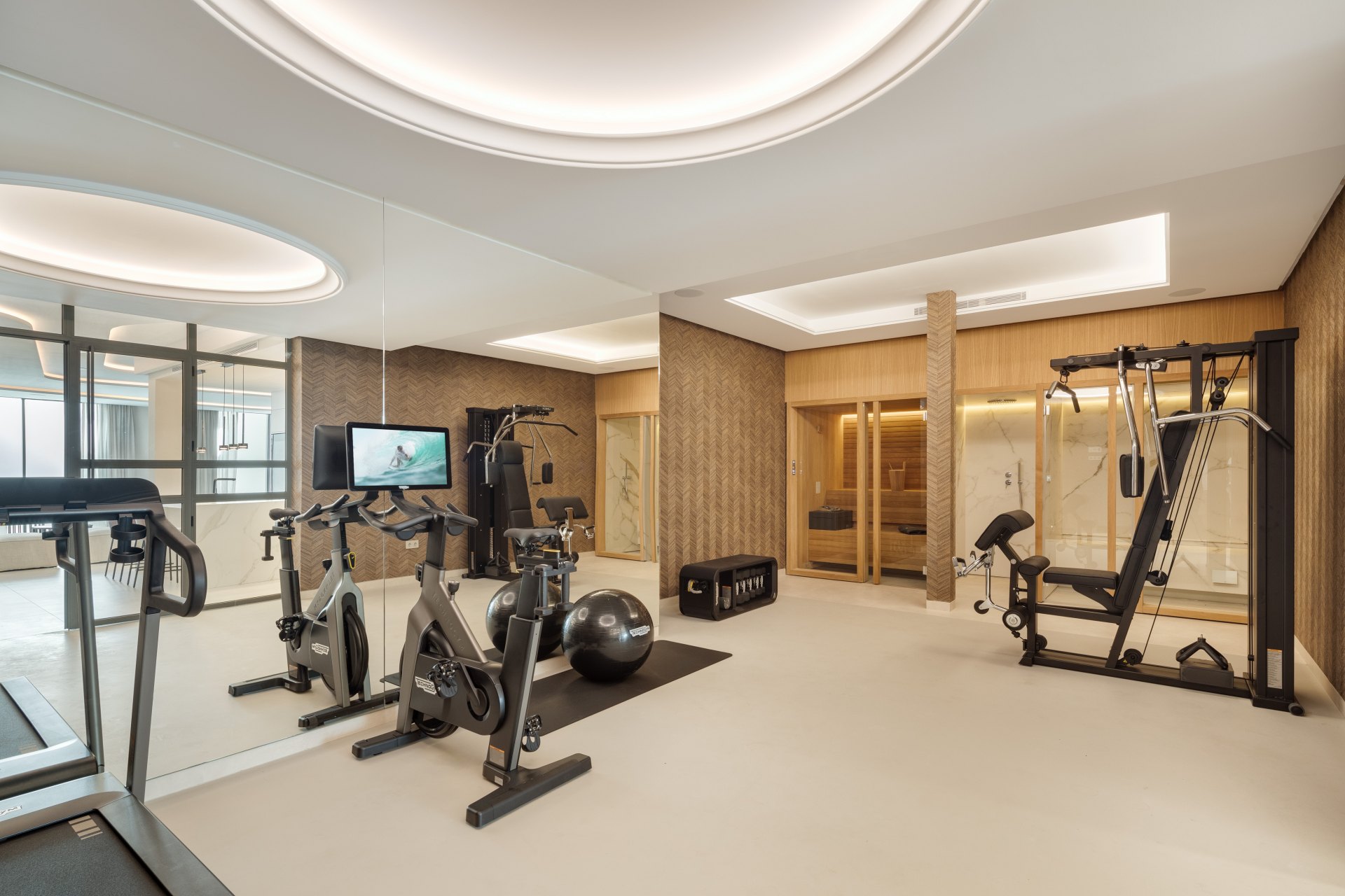 Sublime modern front line golf villa near a golf course in Las Brisas Golf